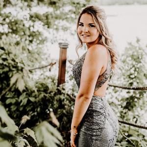 Meet your Posher, Alyson